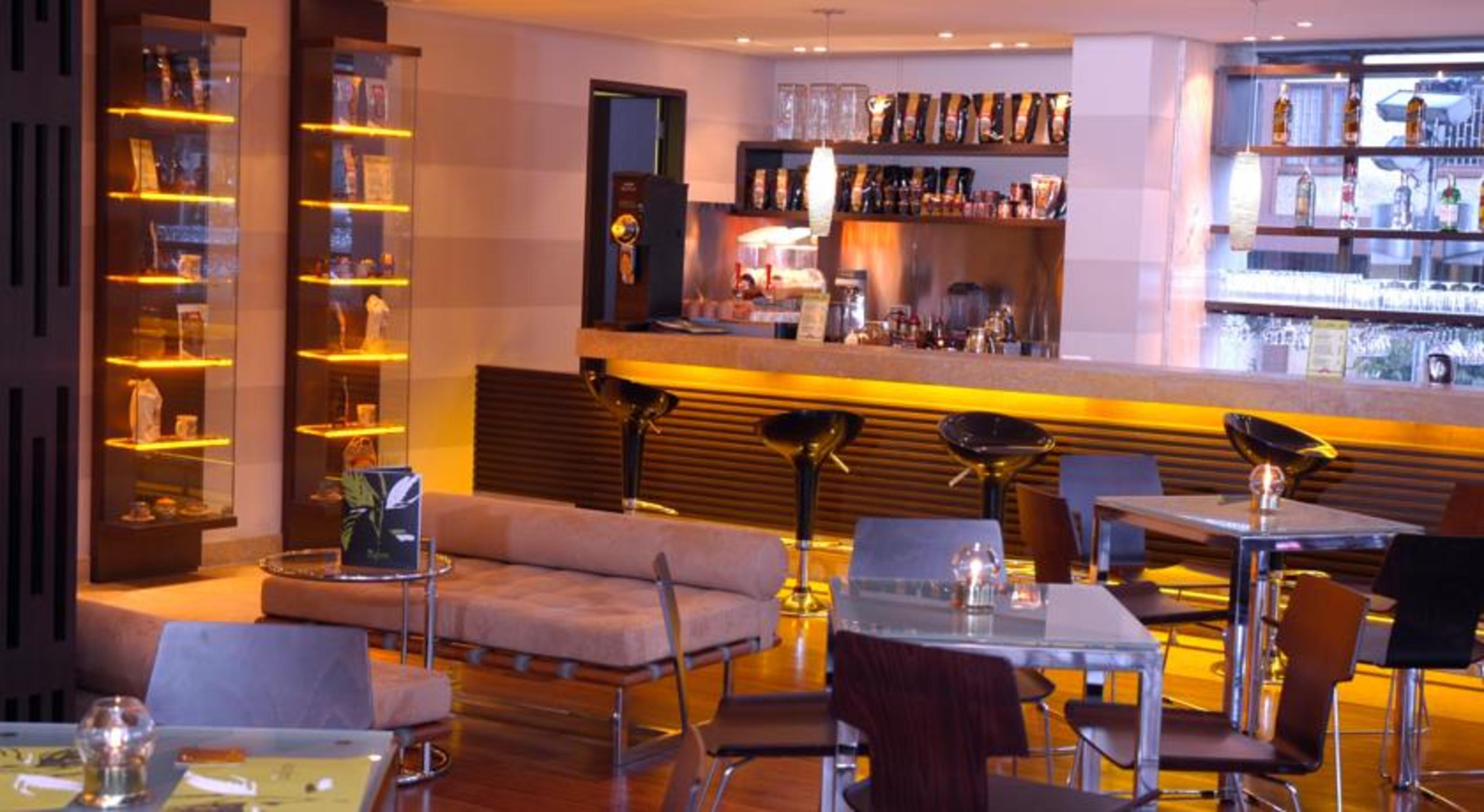 Bogota Plaza Hotel Dış mekan fotoğraf The bar at the hotel